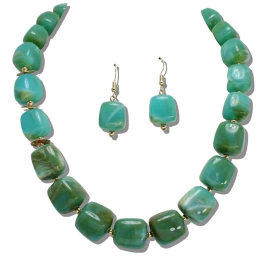 MARBLED SQUARE BEAD NECKLAC