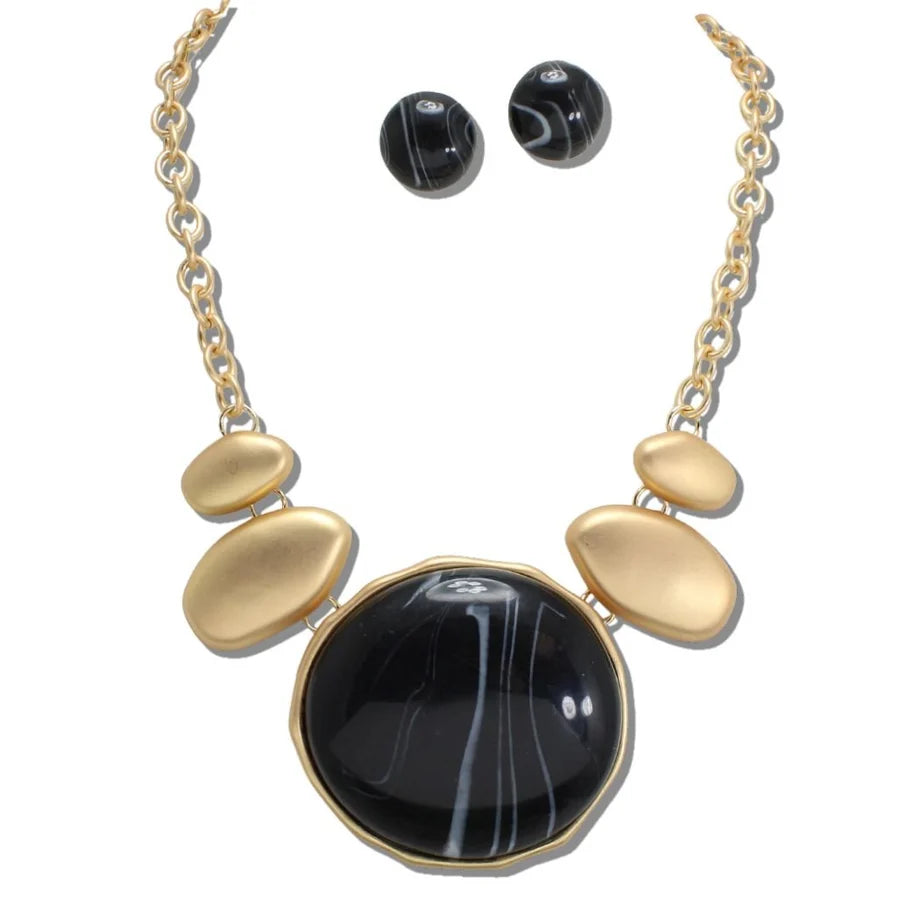 MARBLED STONE PEBBLE STATEMENT NECKLACE