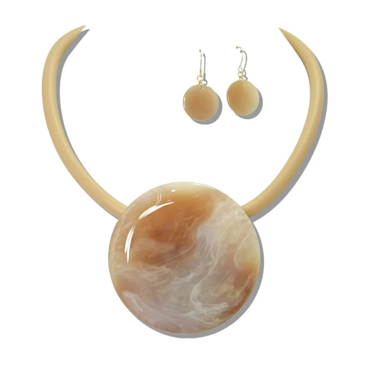 RESIN DISC RIGID COLLAR NECKLACE