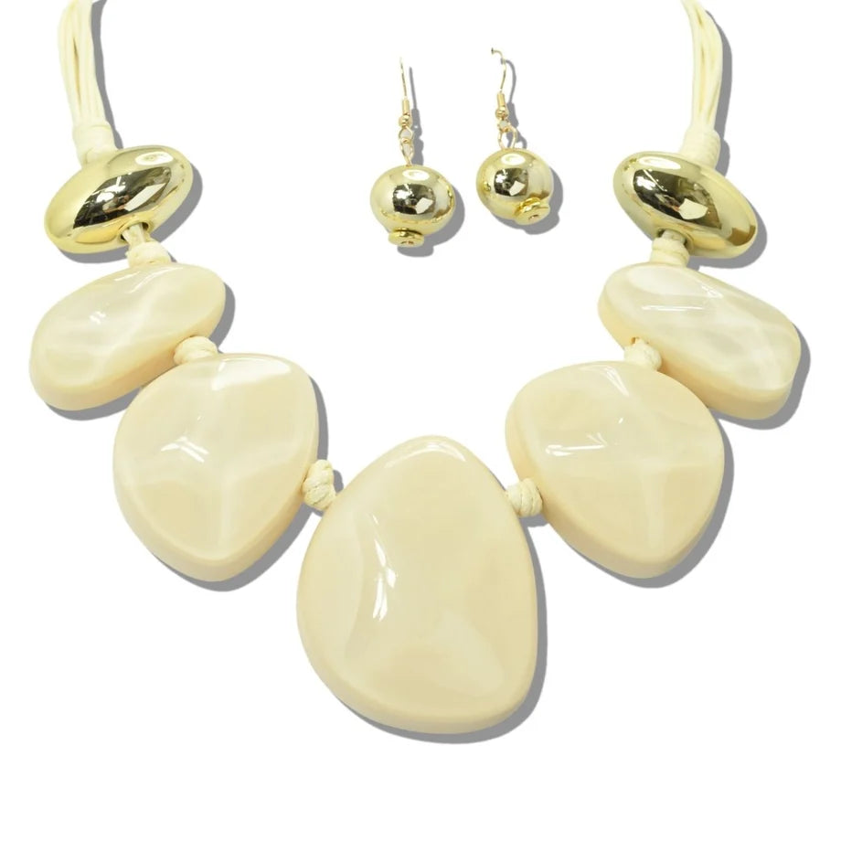 CHUNKY ORGANIC PEBBLE BEAD STATEMENT NECKLACE