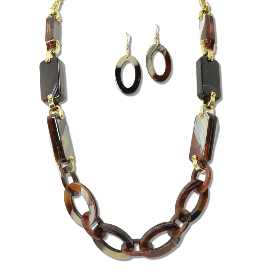 BOLD GEOMETRIC LINK STATEMENT LONG NECKLACE