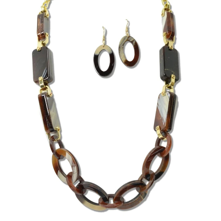 BOLD GEOMETRIC LINK STATEMENT LONG NECKLACE