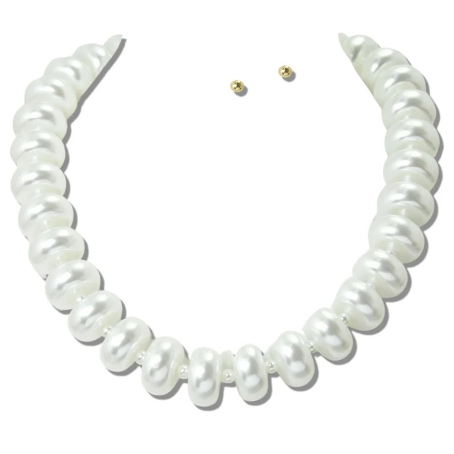 WATER RESISTANT CHUNKY PEARL STRAND NECKLACE