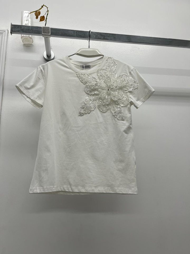 Shoulder Flower Attached T-shirt