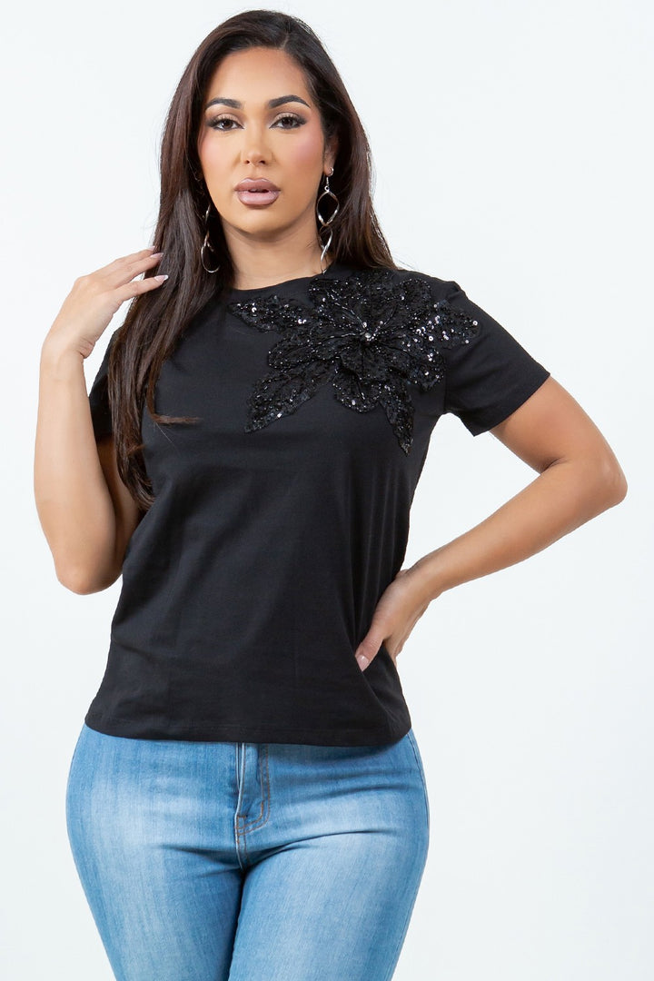 Shoulder Flower Attached T-shirt