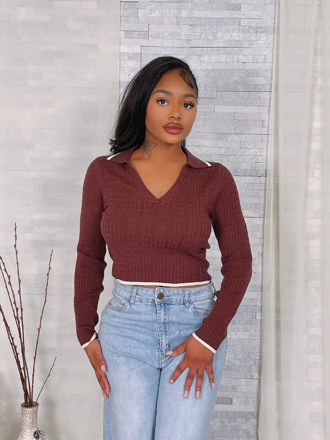 CONTRAST COLLAR LS SWEATER TOP