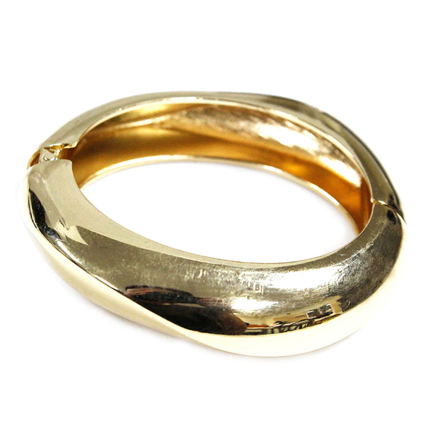 B0384 | Fluid Curve Statement Bracelet